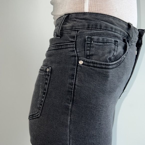 BLACK DISTRESSED DEMIN JEANS - Picture 3 of 7